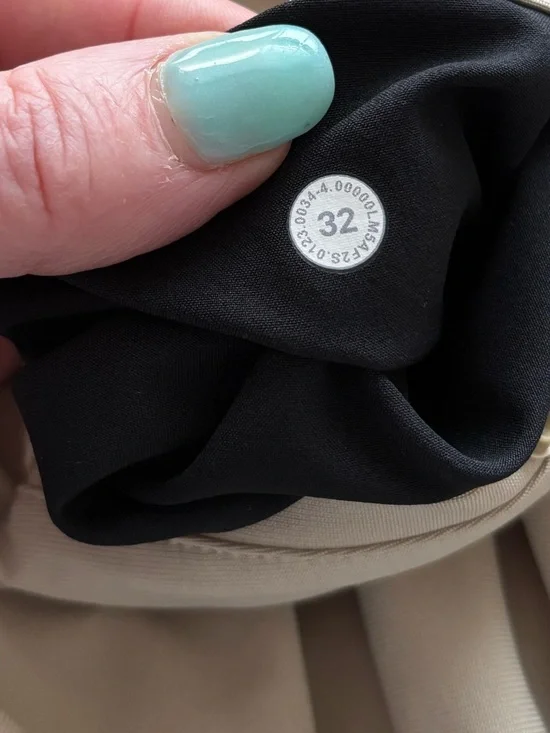 Lululemon Commission Pant Slim 32 Khaki Warpstreme Stretch Mens Chino Golf - Picture 5 of 6